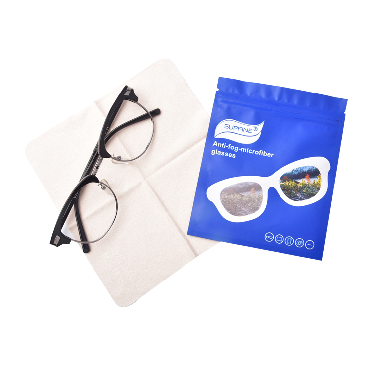 Chiffon de nettoyage anti-buée en daim microfibre pour lunettes optiques